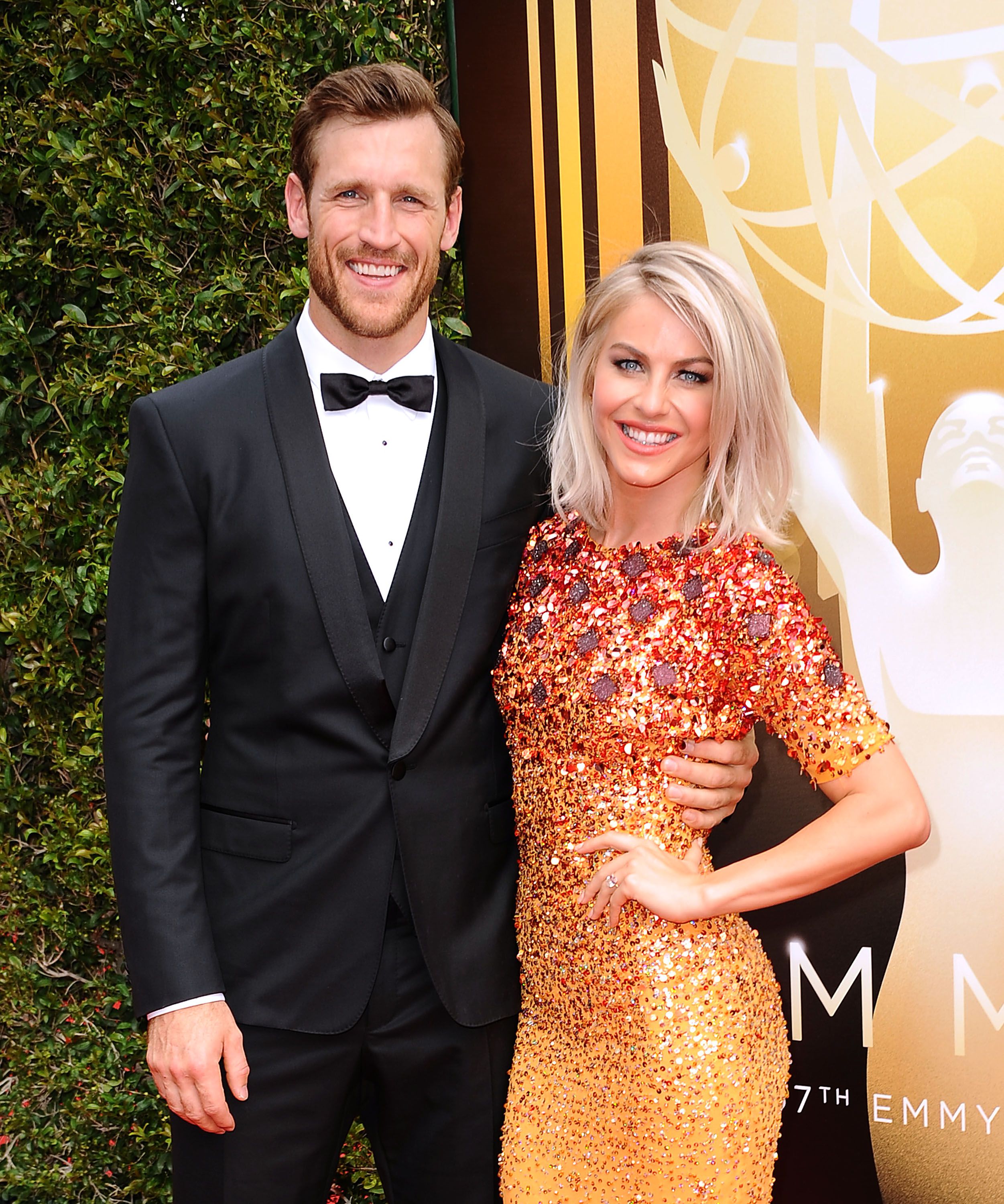 Brooks Laich and Julianne Hough at the 2015 Creative Arts Emmy Awards at Microsoft Theater on September 12, 2015 in Los Angeles, California | Photo: Getty Images 