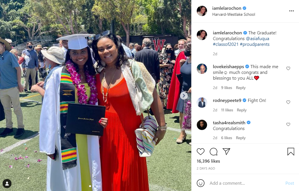 Lela Rochon shares a pic with her daughter Asia on her graduation day. | Photo: Instagram/iamlelarochon