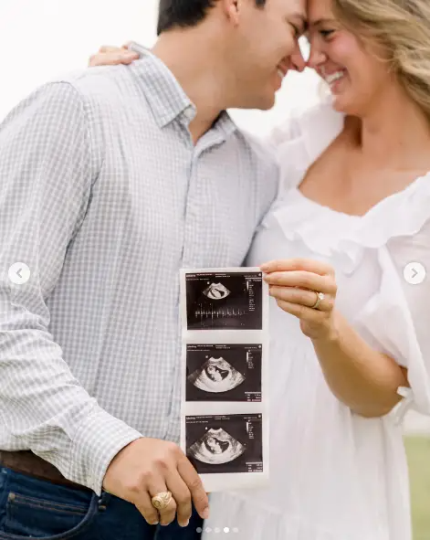 In an intimate moment, Alex and Mauricio shared their joy while holding the ultrasound photo of their first child. The couple’s excitement was palpable as they looked forward to welcoming their baby into the family. | Source: Instagram/alexmariedrum / mauricioscott03