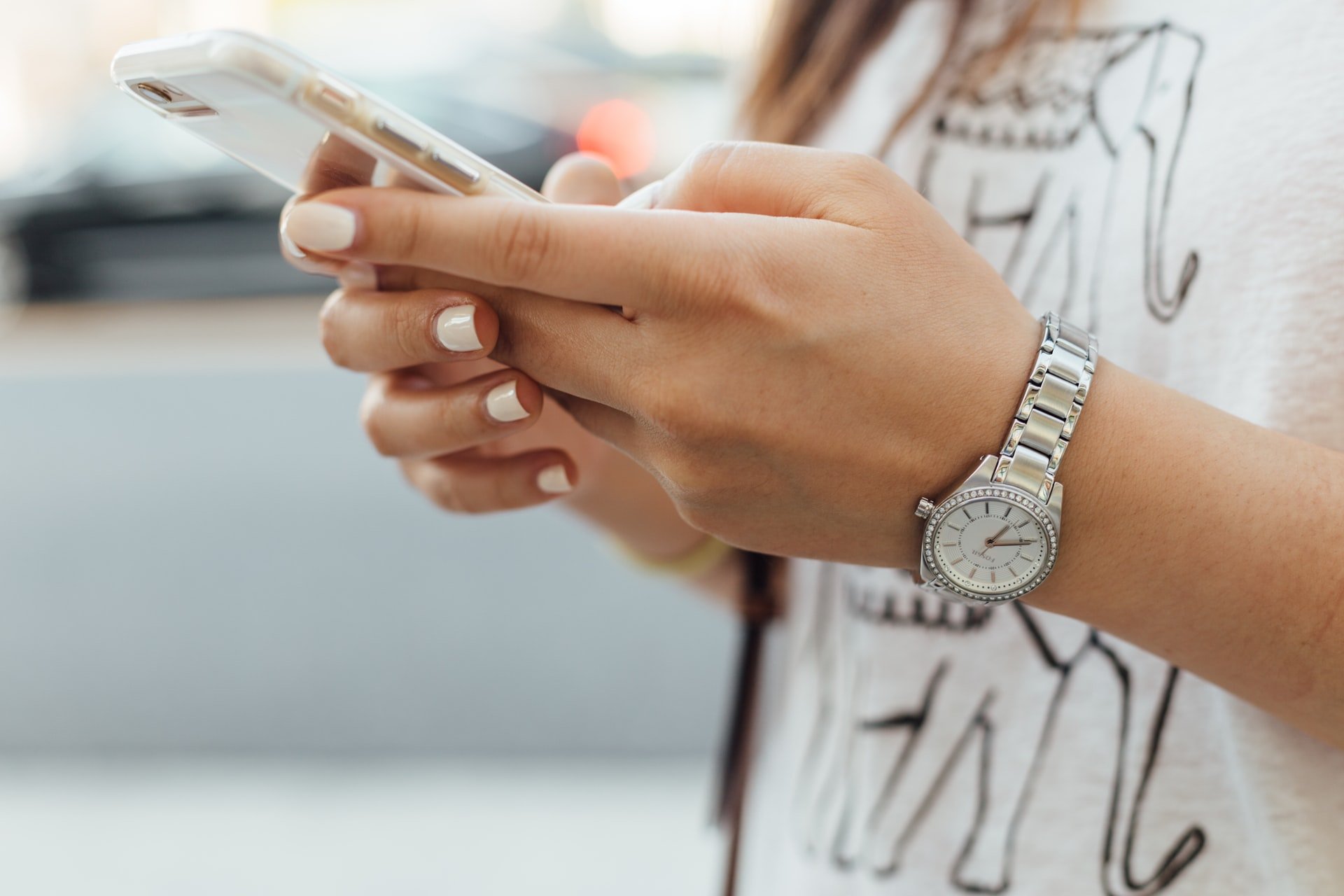 She tried to unlock his phone | Source: Unsplash