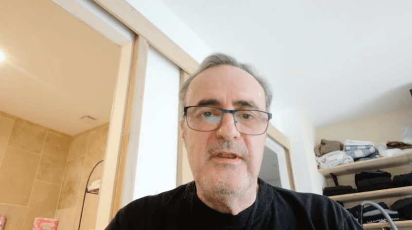 Romain Vidal le fils du chanteur Christophe | Photo : Youtube/Romain Vidal