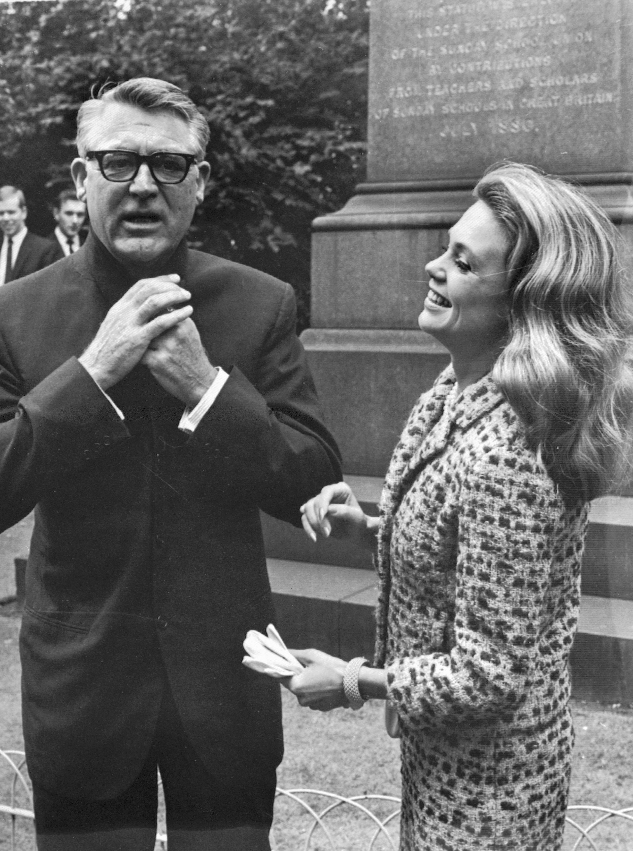 The legendary actress is pictured with Cary Grant in August 1965 | Source: Getty Images