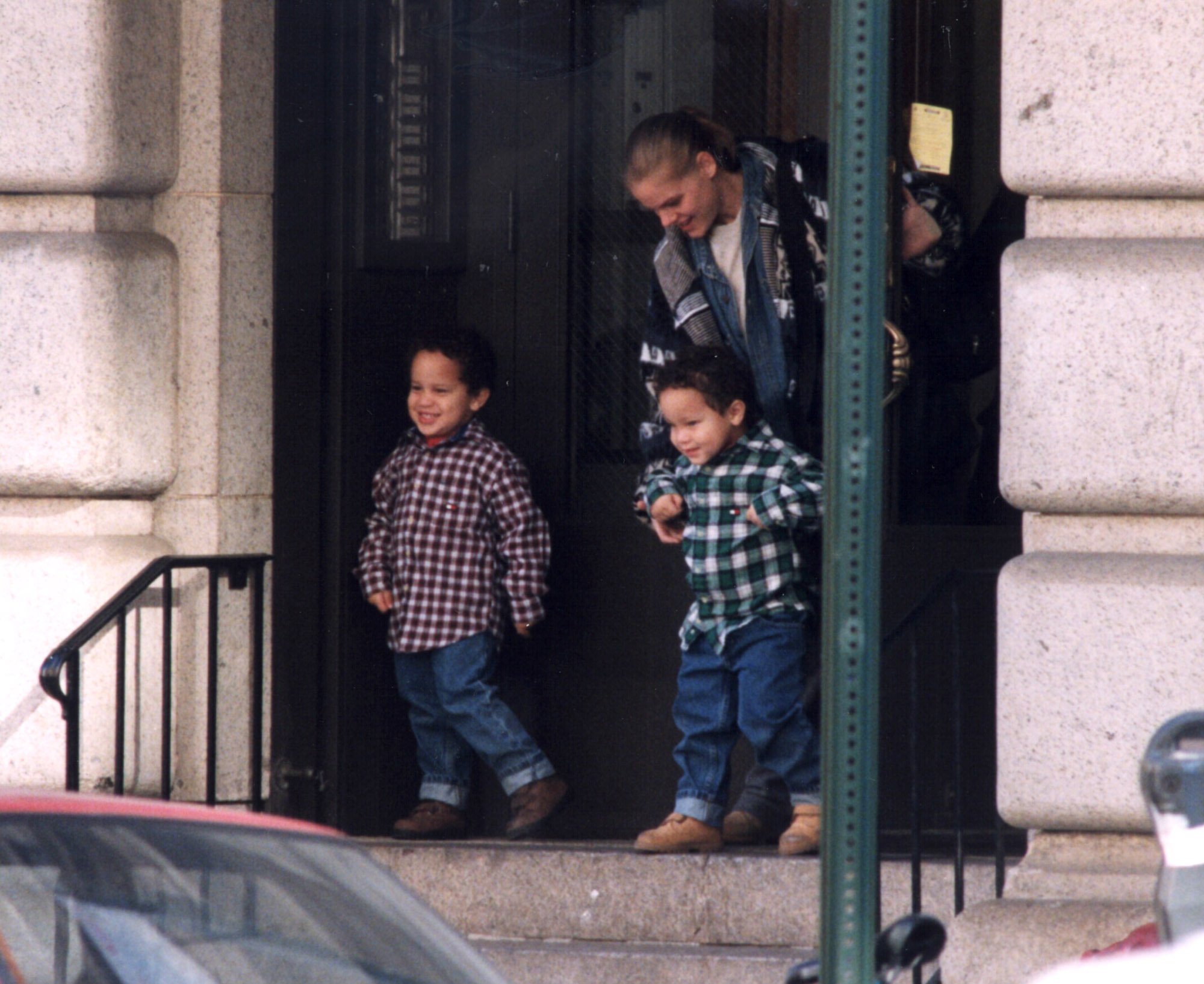 Model Toukie Smith and her twin boys Aaron and Julian pictured on November 6, 1998 in New York City, New York. / Source: Getty Images