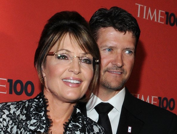Sarah Palin and Todd Palin attend the 2010 TIME 100 Gala in New York City. | Photo: Getty Images.