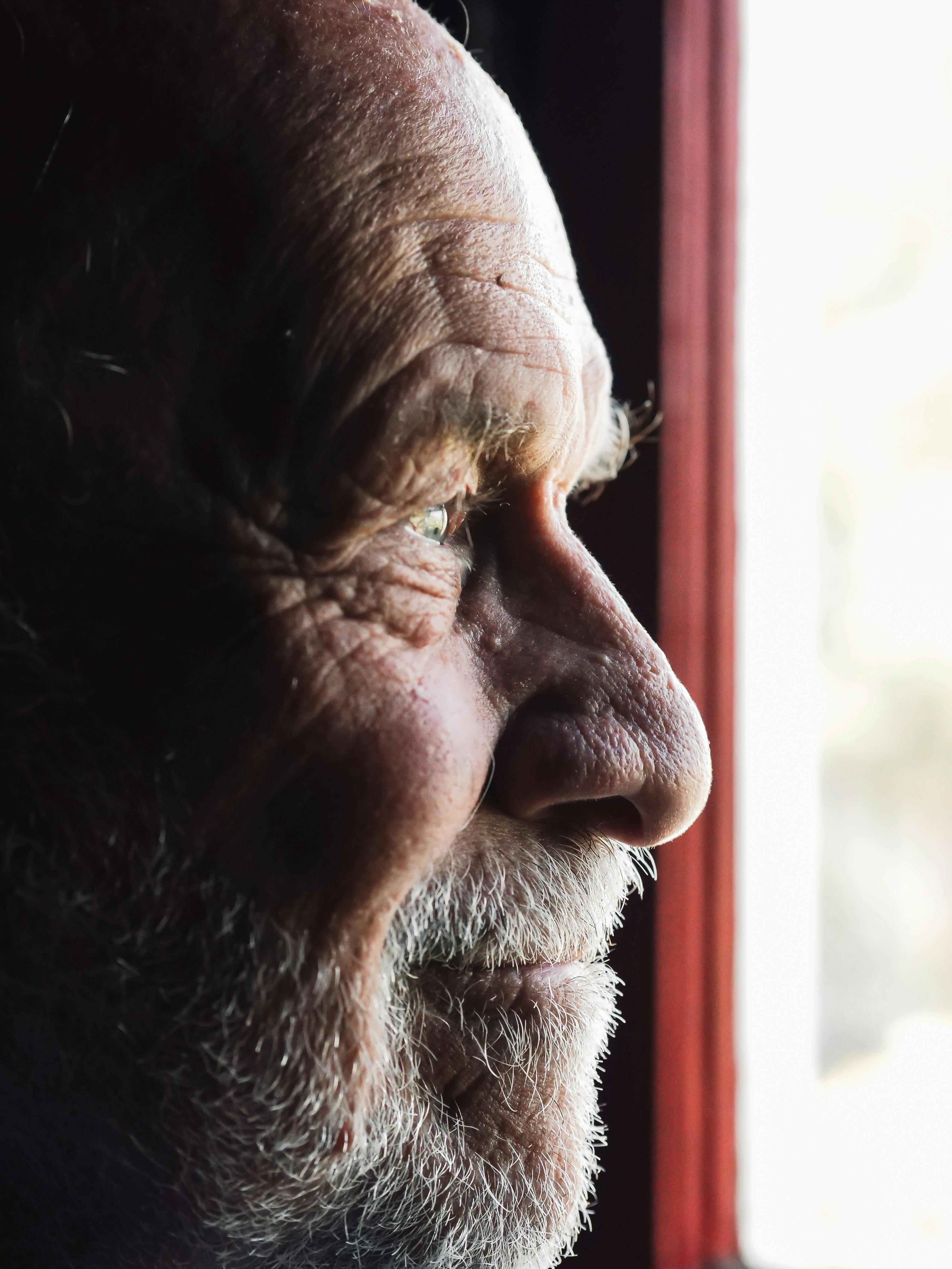 A side-view of a man smiling | Source: Pexels