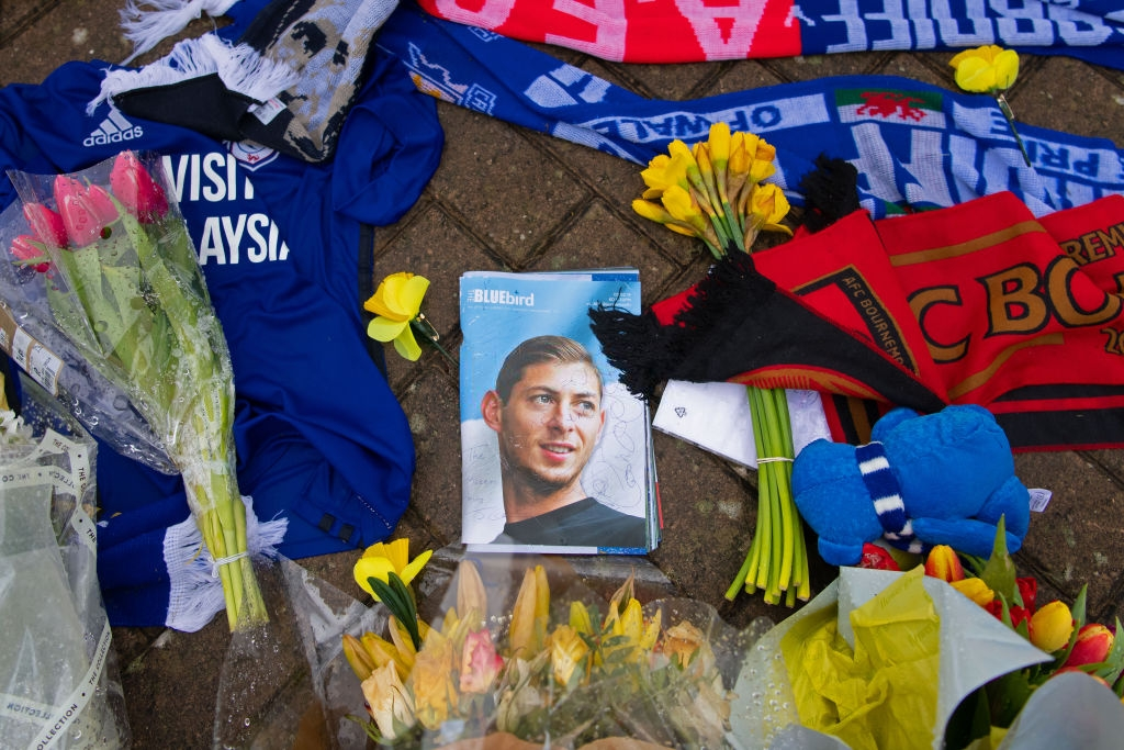 CARDIFF, PAYS DE GALLES - FÉVRIER 08 : On continue à rendre hommage à Emiliano Sala au Cardiff City Stadium le 8 février 2019 à Cardiff, au Pays de Galles. | Photo : Getty Images