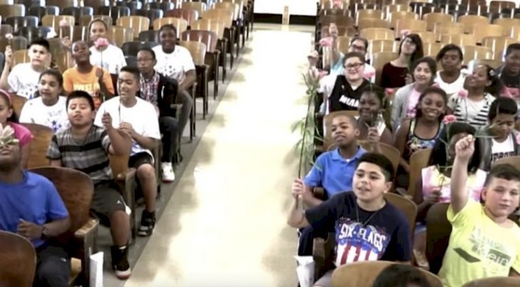 Quelle: YouTube/PS22 Chorus