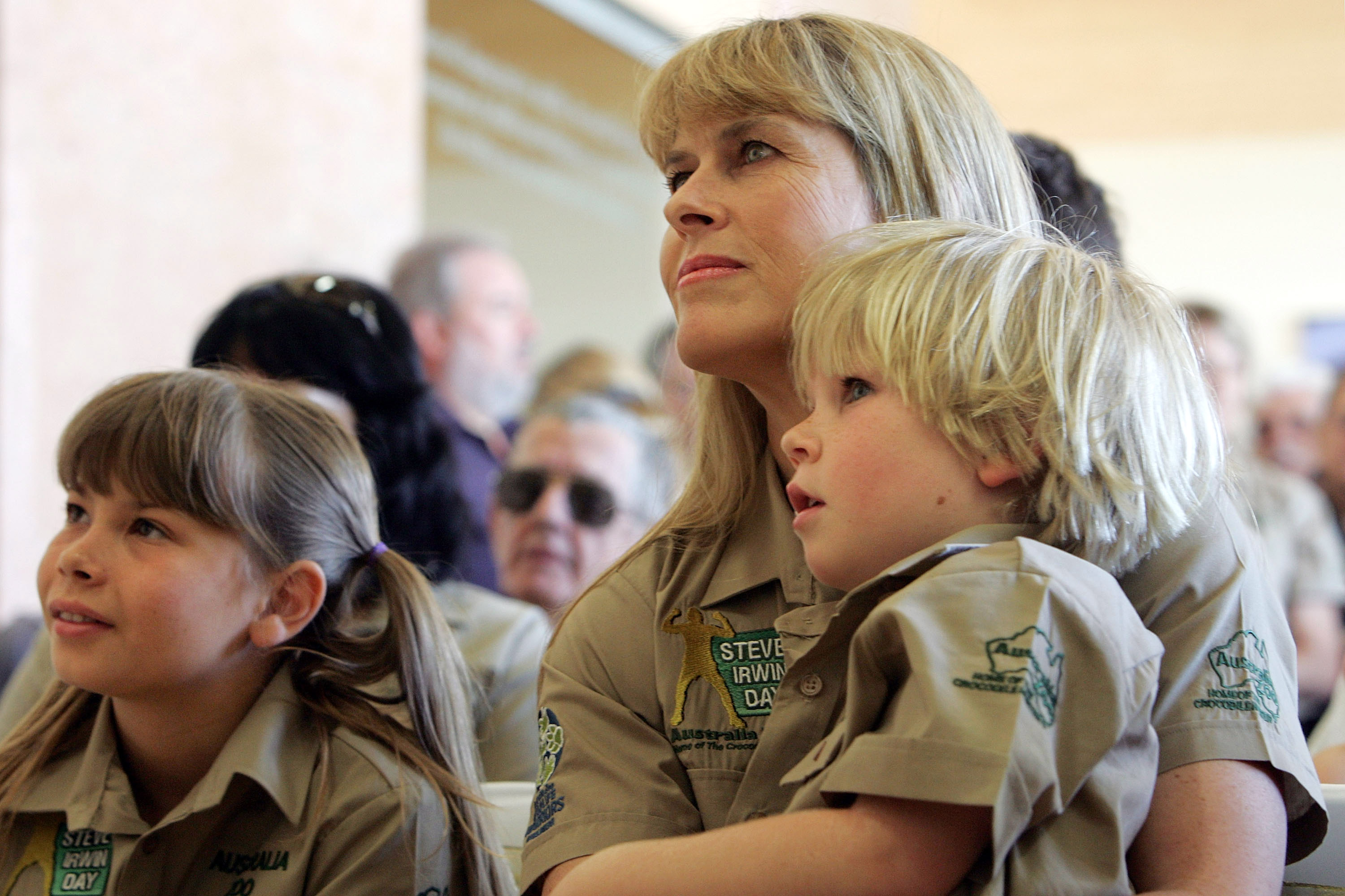 Bindi, Terri, and Robert at the official launch of the Australian Wildlife Hospital in Sunshine Coast, Australia on November 15, 2008. | Source: Getty Images