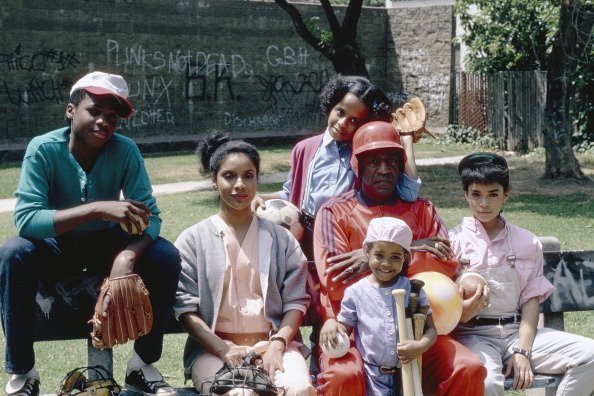 Malcolm-Jamal Warner, Phylicia Rashad, Tempestt Bledsoe, Bill Cosby, Keshia Knight Pulliam, Lisa Bonet on "The Cosby Show" | Photo:  Getty Images