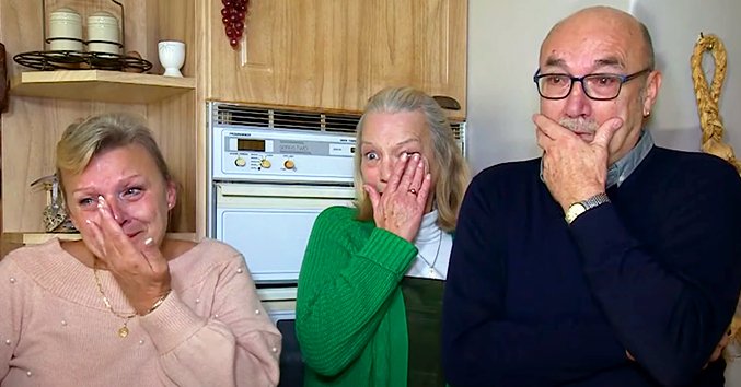 The moment Dave Inglis and his siblings reunited with their mom, Margaret Shimkus who they had thought was dead. | Photo:  youtube.com/ITV News
