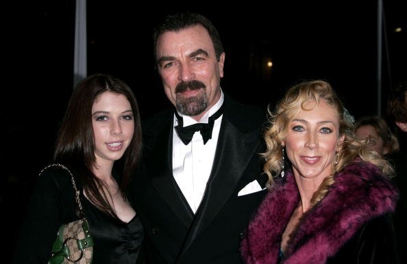 Tom Selleck, daugher Hannah and wife Jillie Mack at the Pasadena Civic Auditorium on January 9, 2005 in Pasadena, California | Photo: Getty Images