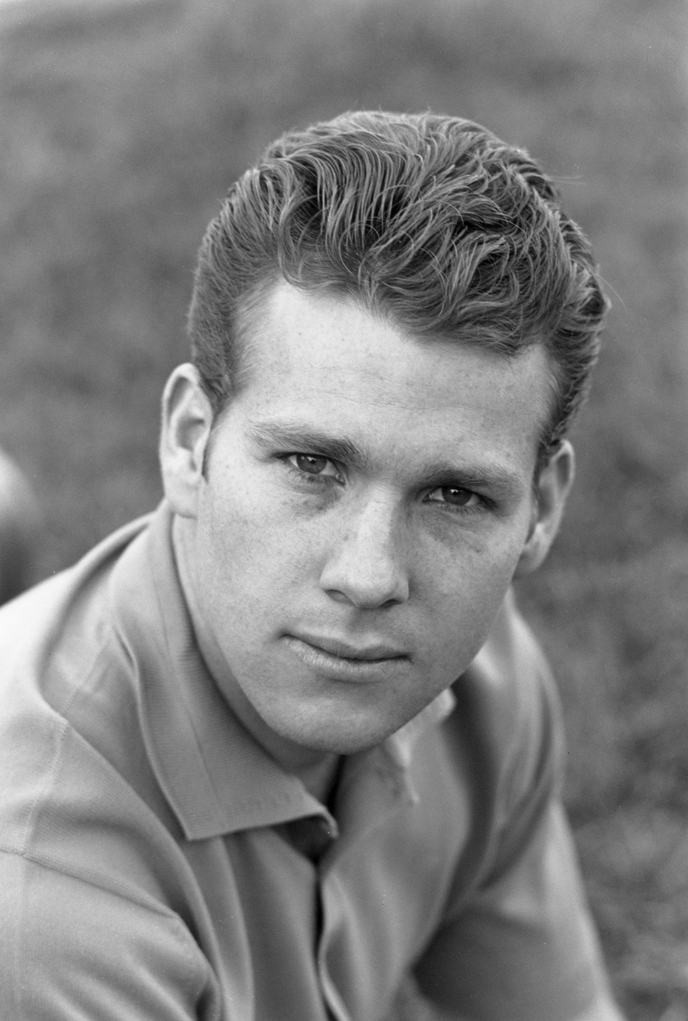 Portrait of Ryan O'Neal dated June 1965 | Source: Getty Images