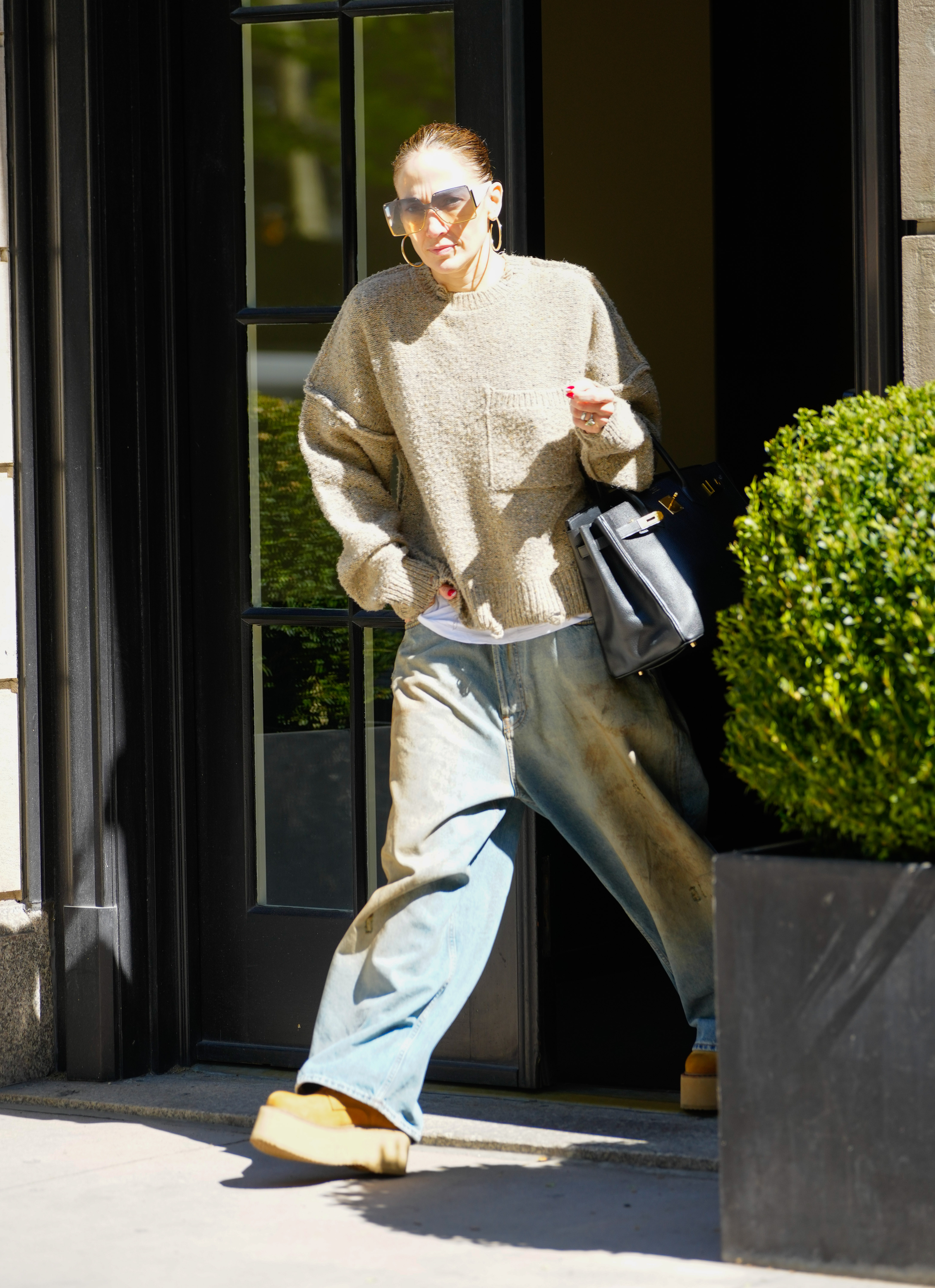 Jennifer Lopez is seen in New York City on April 26, 2024 | Source: Getty Images