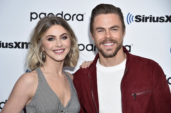 Julianne Hough and Derek Hough visit SiriusXM Studios on December 03, 2019 in New York City | Photo: Getty Images