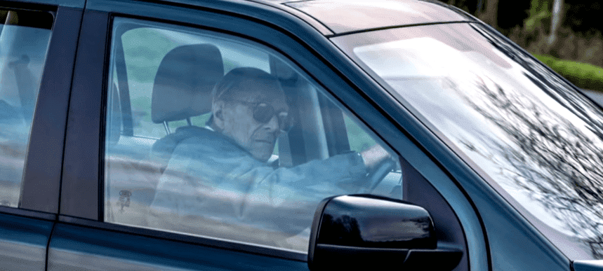 Prince Philip driving without a seatbelt - CBS This Morning