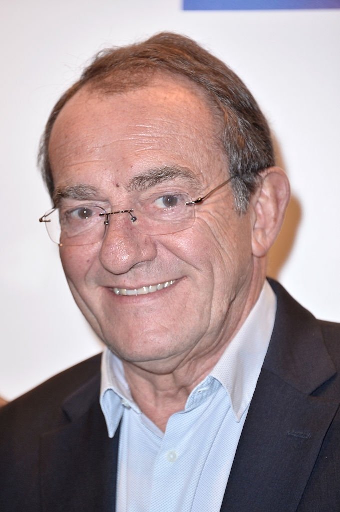 PARIS, FRANCE - 17 MAI : Jean-Pierre Pernaut assiste à la conférence de presse photocall de l'UEFA à TF1 le 17 mai 2016 à Paris. | Photo : Getty Images