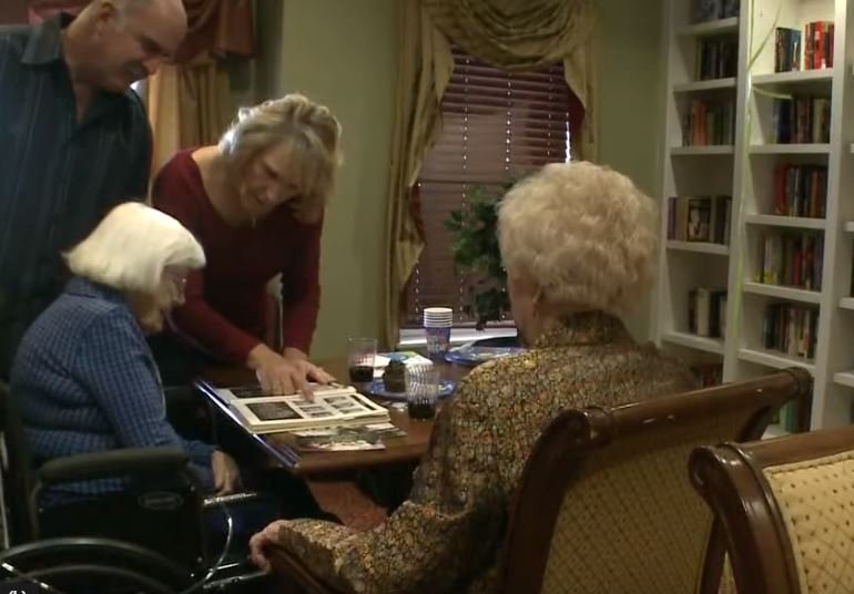 Las ancianas celebrando su cumpleaños. Fuente: YouTube / 9NEWS Las ancianas celebrando su cumpleaños. Fuente: YouTube / 9NEWS
