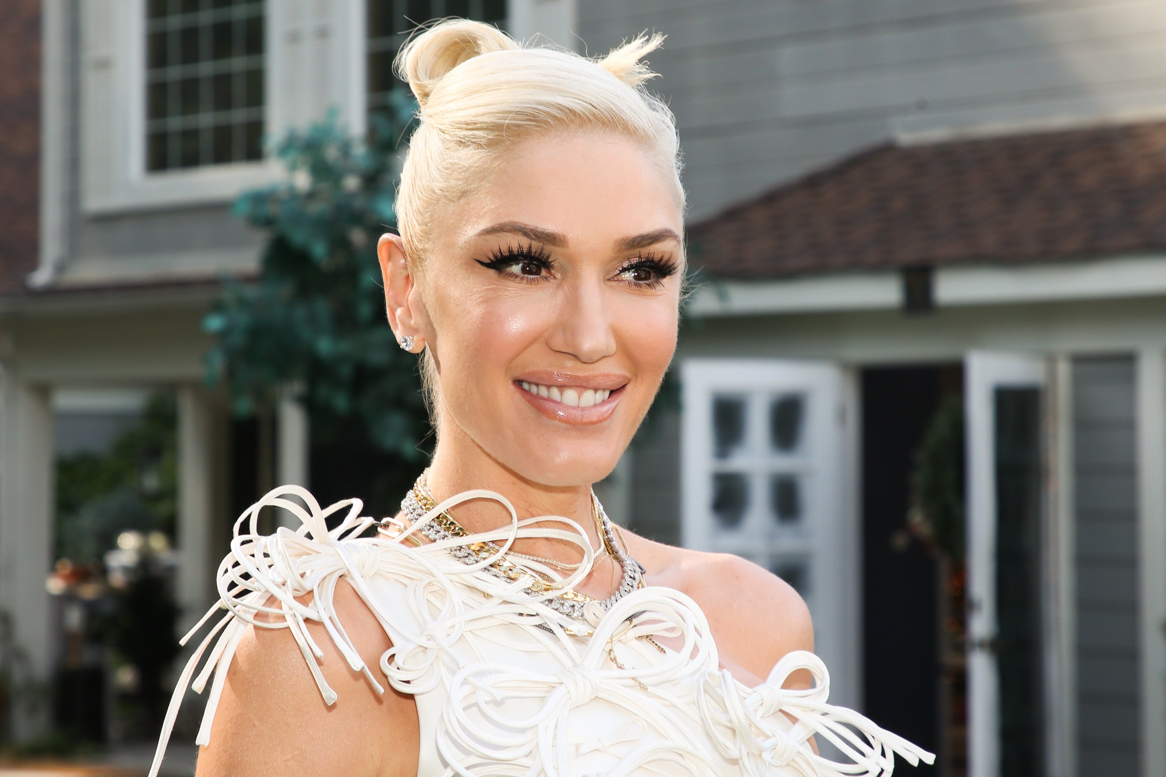  Gwen Stefani visits Hallmark Channel's "Home & Family" on December 02, 2020 in Universal City, California. | Source: Getty Images.