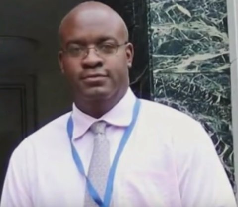 Dr. Derrick Nelson, army veteran and principal who died as a hero by donating his bone marrow| Photo: YouTube/ Inside Edition.