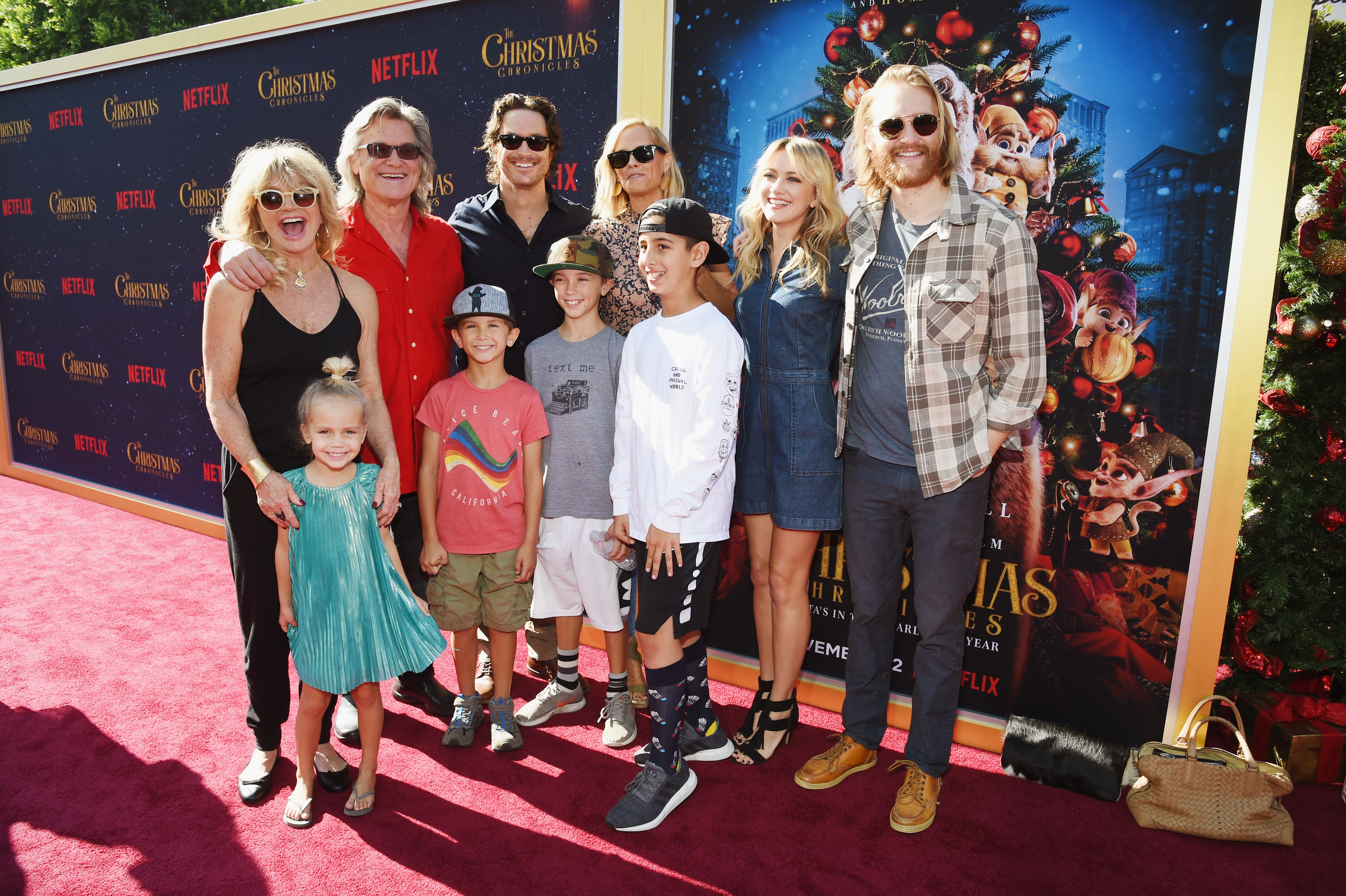 Goldie Hawn, Kurt Russell, Oliver Hudson, Erinn Bartlett, Meredith Hagner, and Wyatt Russell, Rio Hudson, Bodhi Hawn Hudson, and Wilder Brooks Hudson on November 12, 2018 in Los Angeles, California | Source: Getty Images