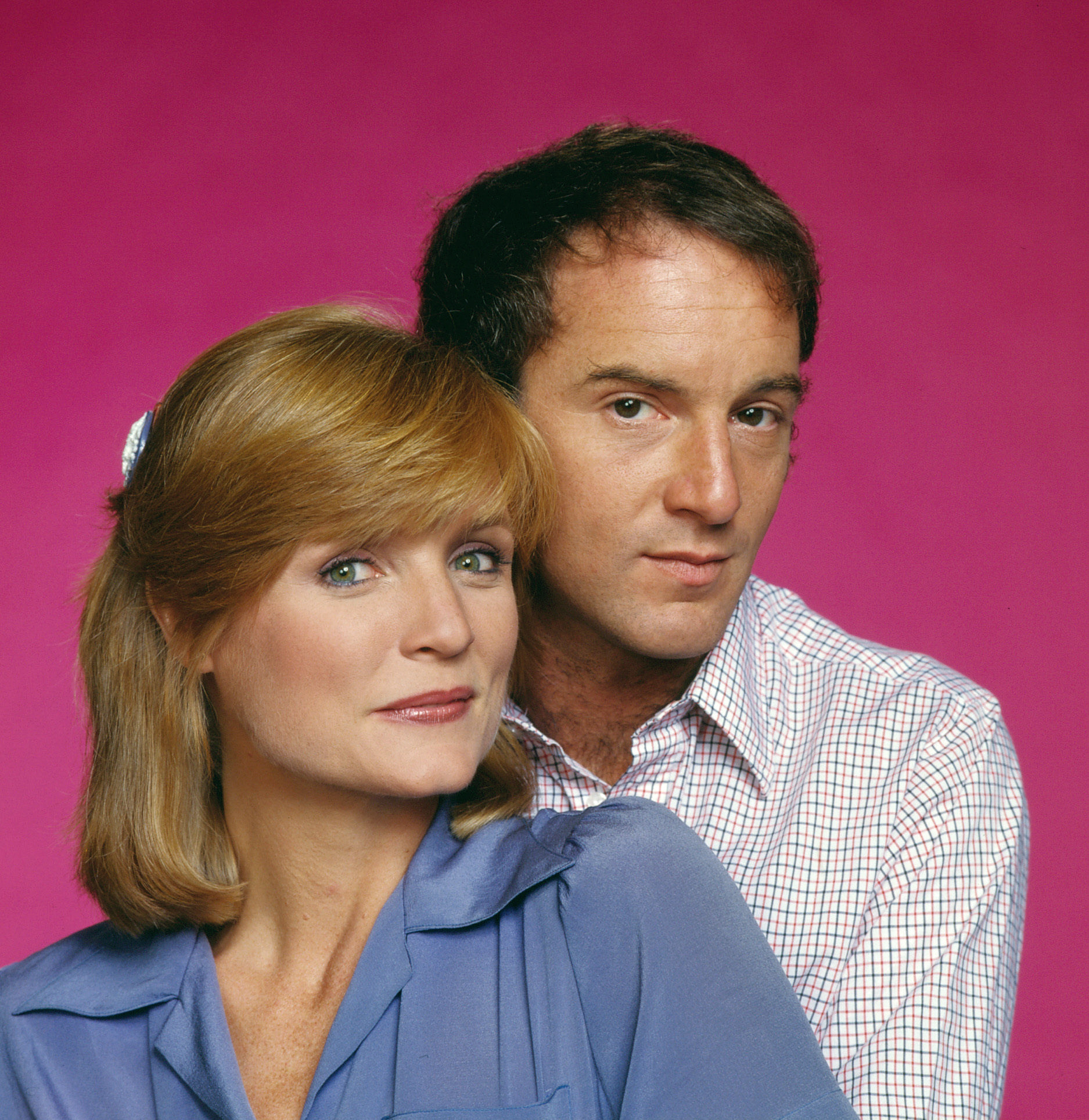 Constance McCashin as Laura Avery and John Pleshette as Richard Avery in "Knots Landing" in November 1979 in Los Angeles |  Source: Getty Images