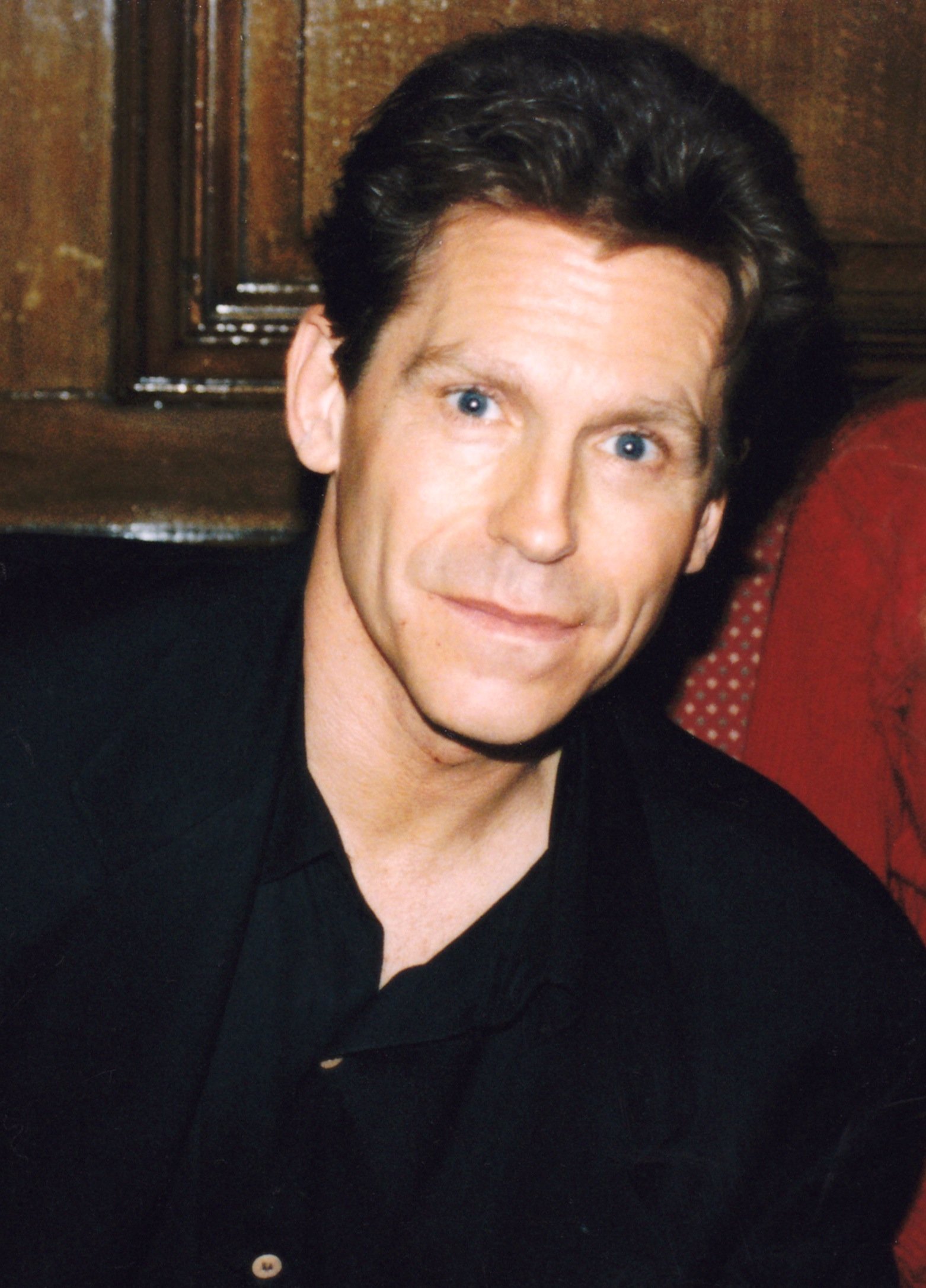 Jeff Conaway bei einer TV-Versammlung 1998 | Quelle: CC BY-SA 2.0, Wikimedia Commons Images
