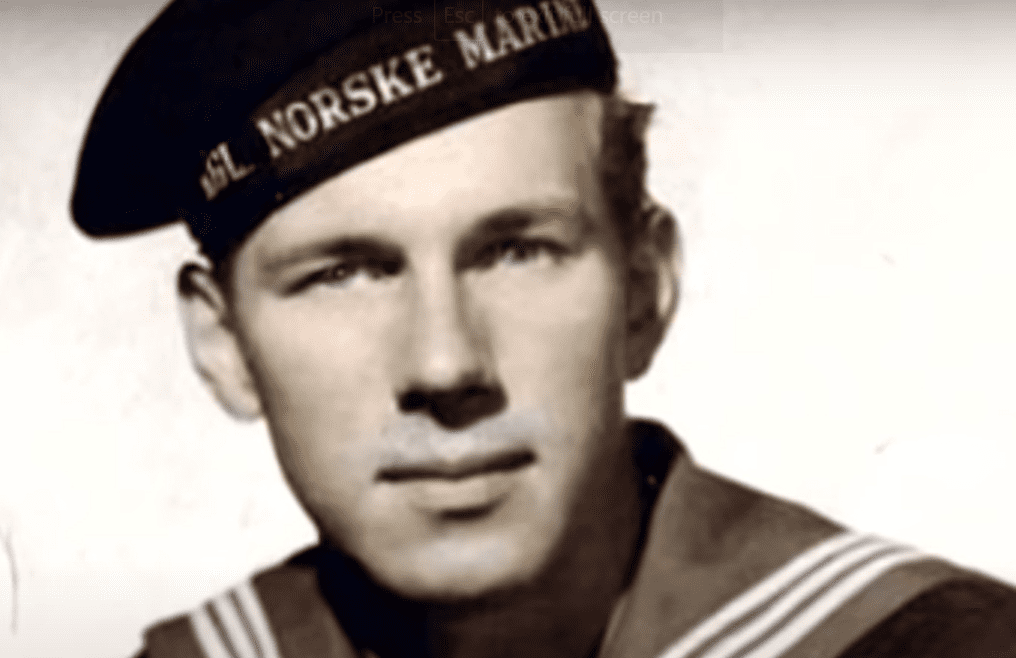 Rolf Christoffersen when he was younger in his navy uniform. │ Source: youtube.com/Inside