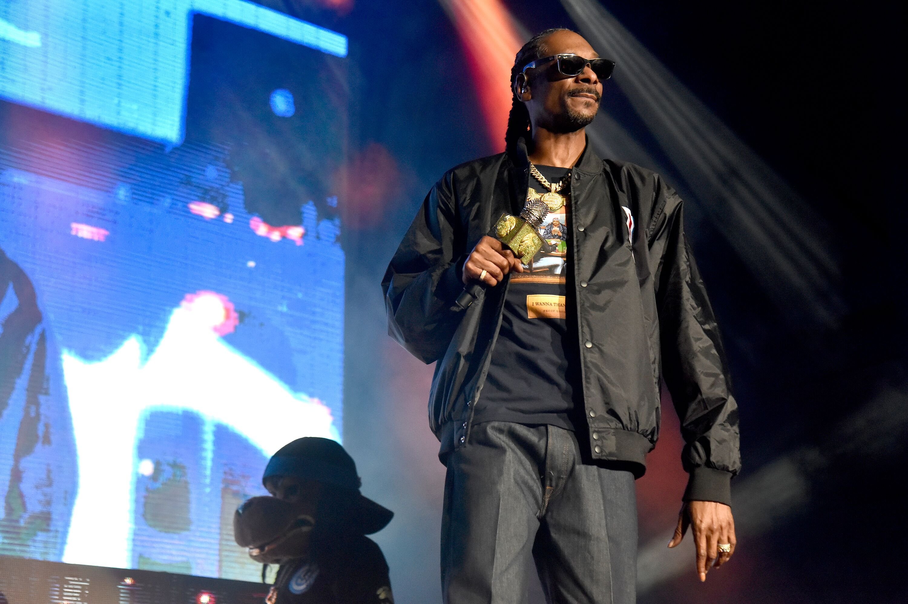 Snoop Dogg performing onstage | Source: Getty Images/GlobalImagesUkraine