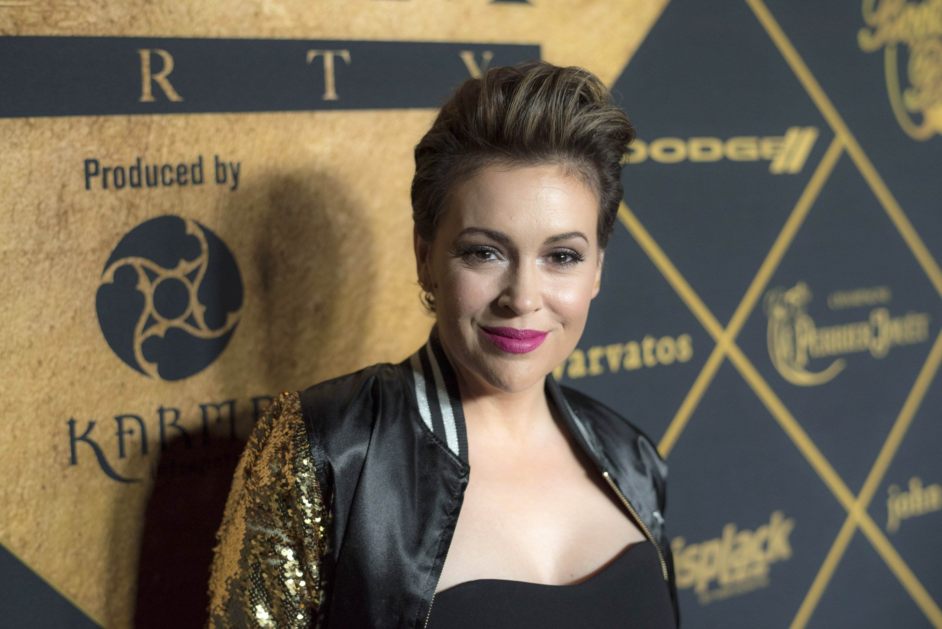 Alyssa Milano attends The 2016 Maxim Party With Bootsy Bellows at Treasure Island on February 6, 2016 | Photo: GettyImages