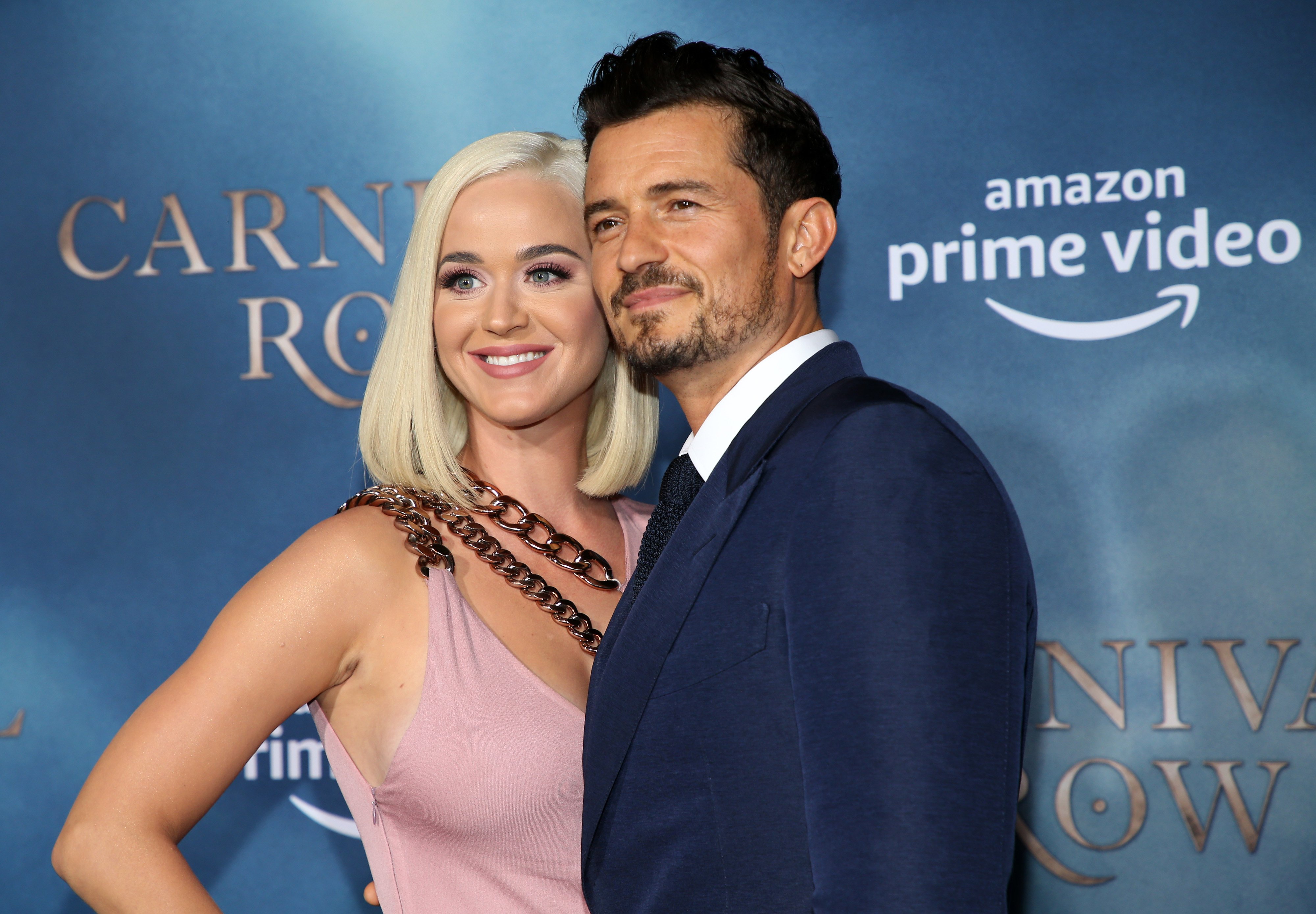 Katy Perry und Orlando Bloom besuchen die LA-Premiere von Amazonas "Carnival Row" im TCL Chinese Theatre am 21. August 2019 in Hollywood, Kalifornien. | Quelle: Getty Images Katy Perry und Orlando Bloom besuchen die LA-Premiere von Amazonas "Carnival Row" im TCL Chinese Theatre am 21. August 2019 in Hollywood, Kalifornien. | Quelle: Getty Images