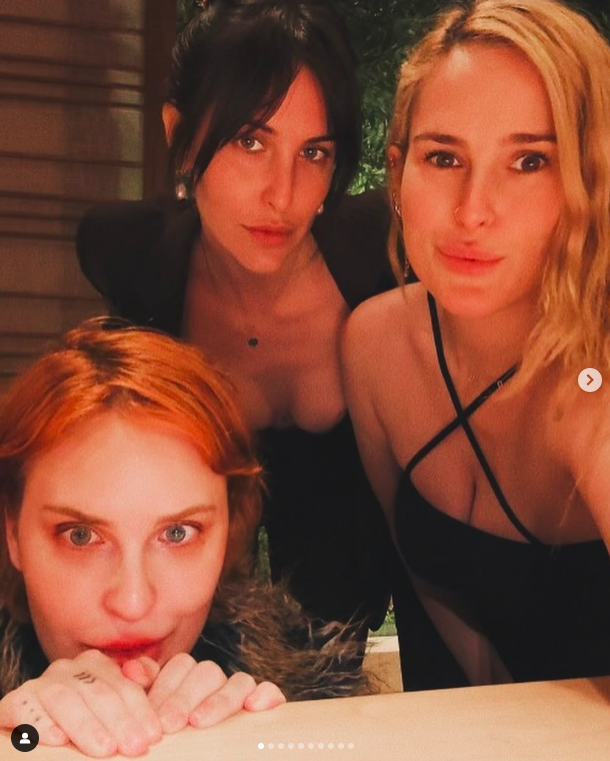 Tallulah, Scout and Rumer Willis posing for a picture posted on February 5, 2024 | Source: Instagram/rumerwillis