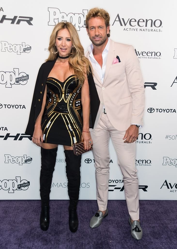 Geraldine Bazán y Gabriel Soto en la Gala de los 50 más bellos de People en Español, el 16 de mayo de 2017 en Nueva York. | Foto: Getty Images