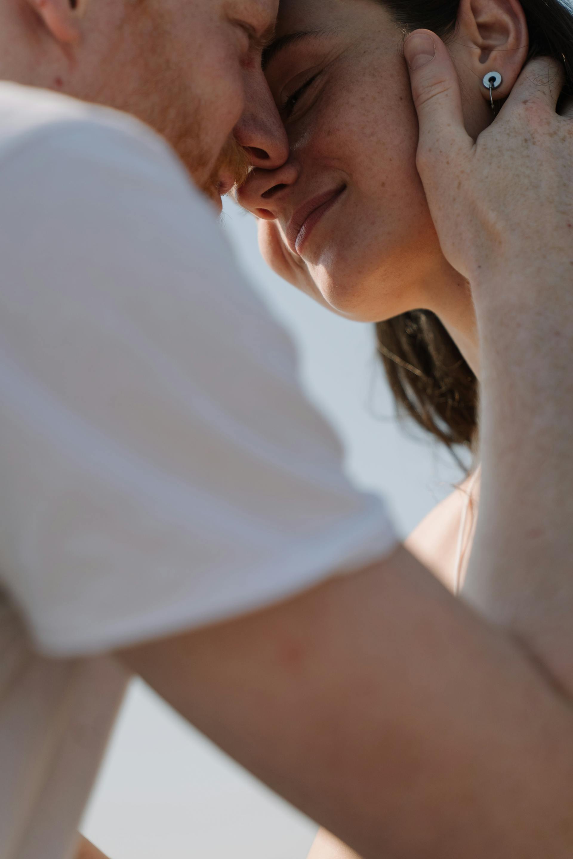 A close-up shot of a couple sharing a tender moment | Source: Pexels