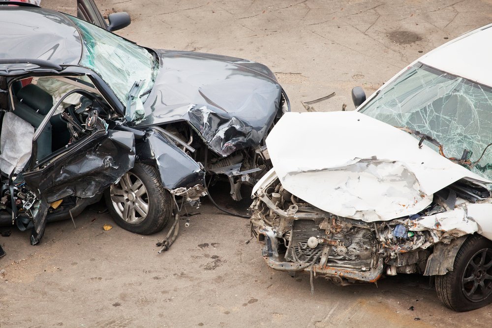 Image des voitures accidentés. | Shutterstock