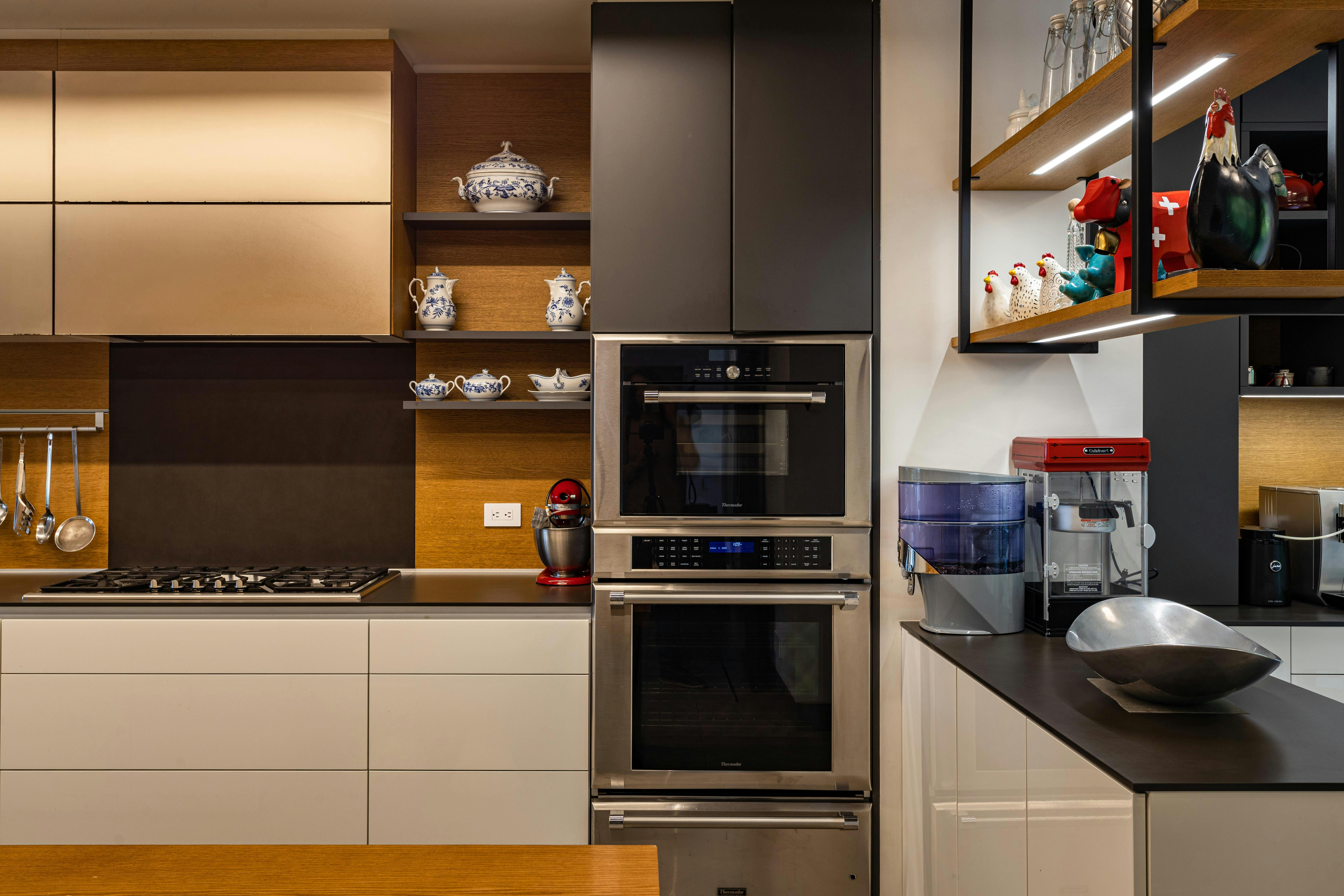 A fully-equipped kitchen | Source: Pexels