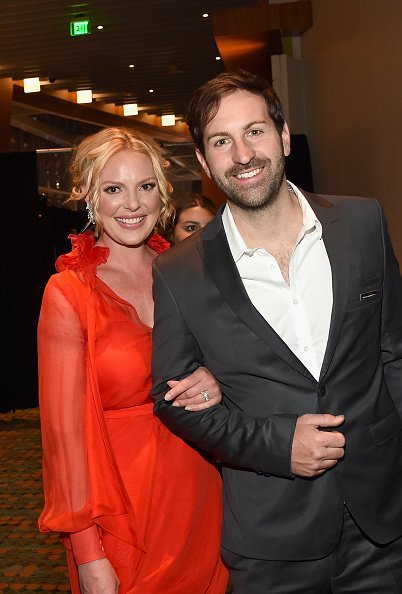 Josh Kelley and Katherine Heigl attend the 2017 CMT Music awards at the Music City Center on June 7, 2017, in Nashville, Tennessee. | Source: Getty Images.