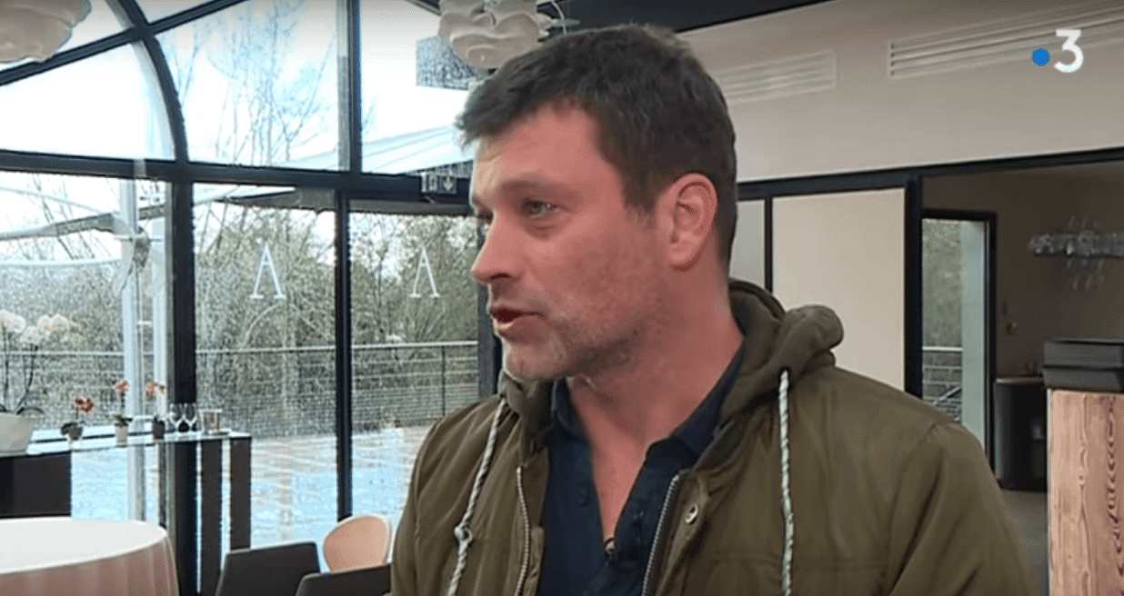 Le chef étoilé Yannick Delpech parlant de son restaurant incendié. | Youtube/France 3 Occitanie Le chef étoilé Yannick Delpech parlant de son restaurant incendié. | Youtube/France 3 Occitanie