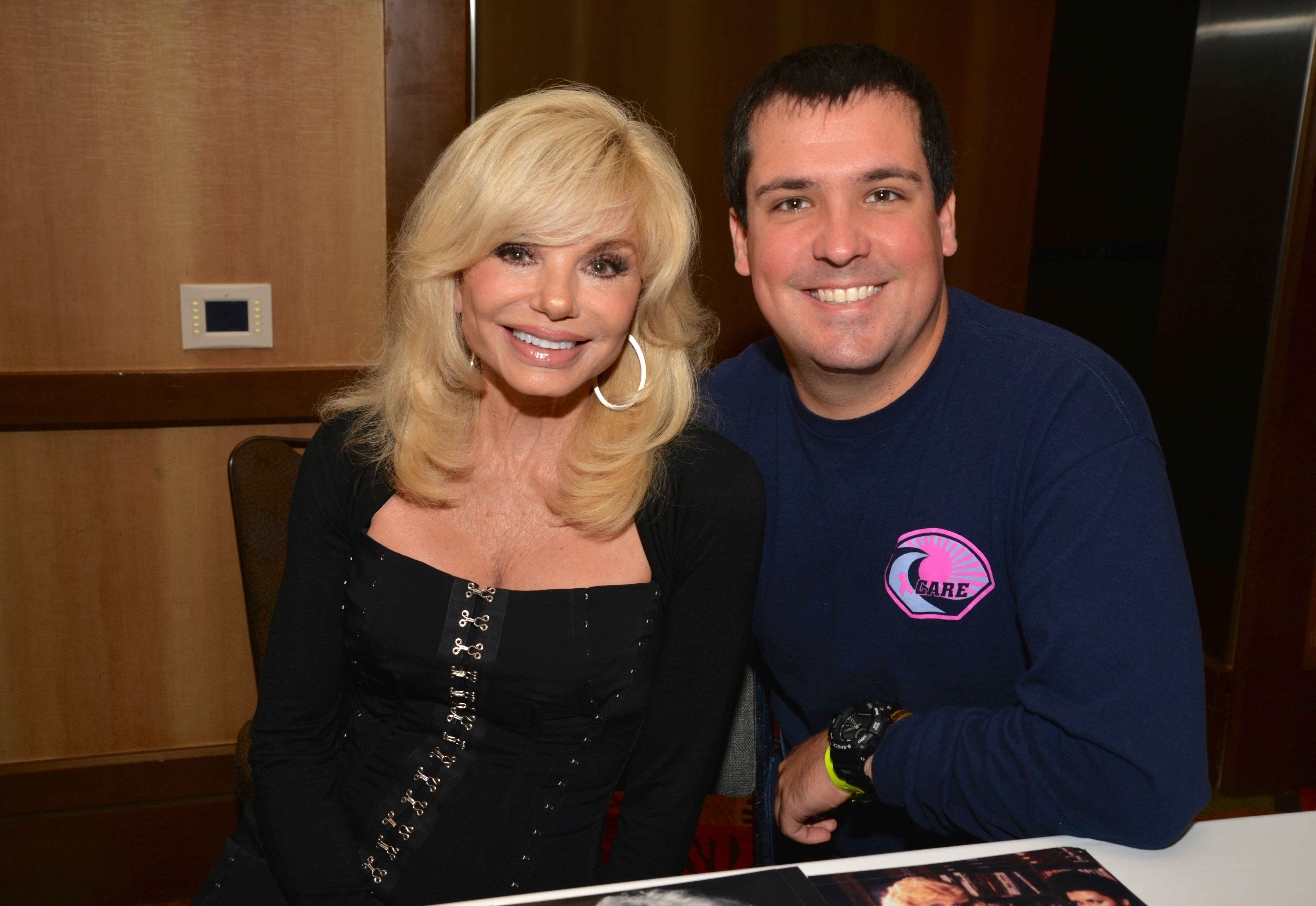 Loni Anderson and her son, Quinton Reynolds, at the Spooky Empire Horror Convention at the Hyatt Regency on October 28, 2017, in Orlando, Florida | Source: Getty Images