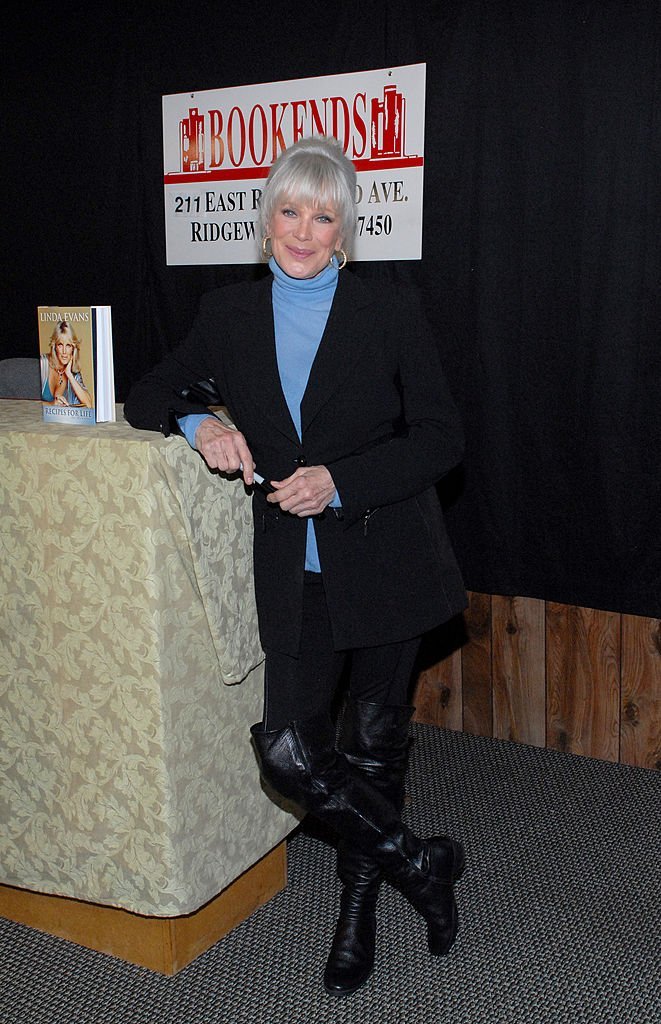 Linda Evans promotes her book "Recipes for Life" in Ridgewood, New Jersey on October 15, 2011 | Photo: Getty Images