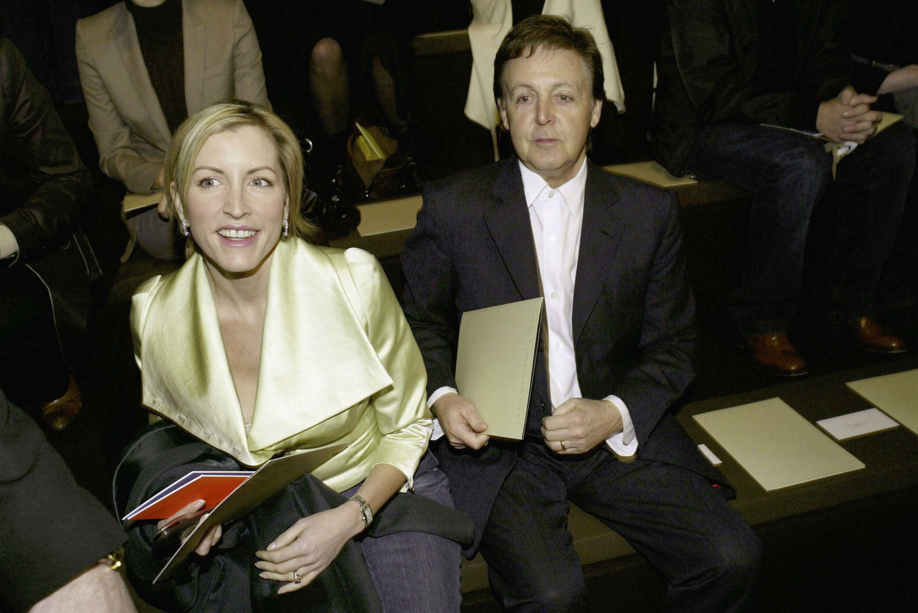 Paul McCartney and Heather Mills attend Stella McCartney's Ready-To-Wear Fall/Winter 2004/2005 Collection on March 7, 2004 in Paris, France | Source: Getty Images