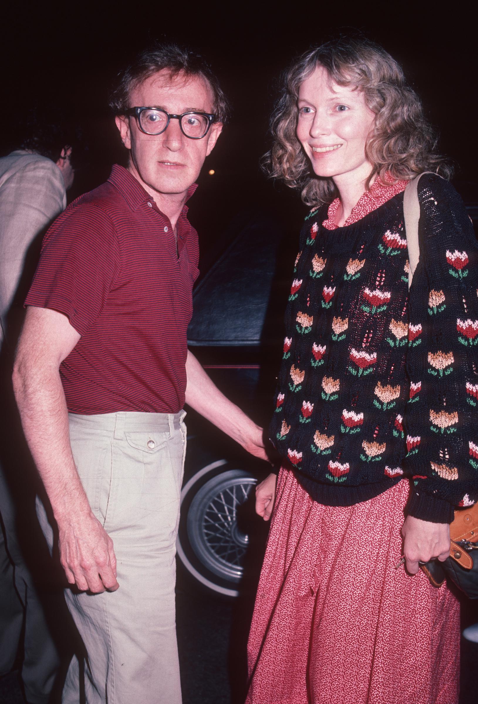 Woody Allen and Mia Farrow at Elaine's Restaurant on July 20, 1985, in New York City | Source: Getty Images