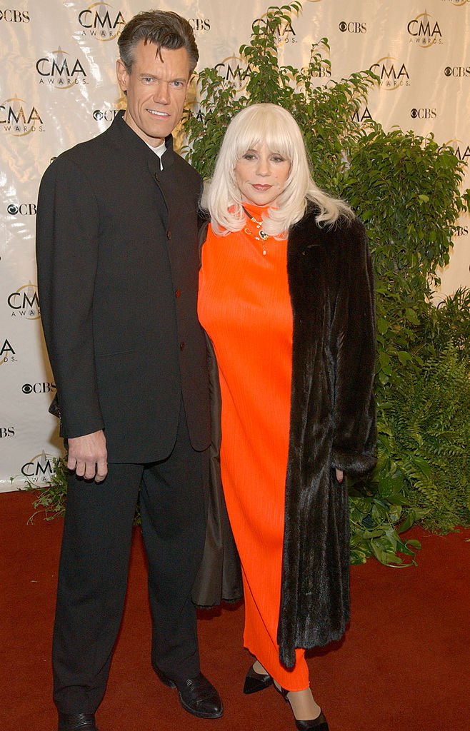 Randy Travis and Elizabeth Hatcher during the 38th Annual Country Music Awards in Nashville | Photo: Getty Images