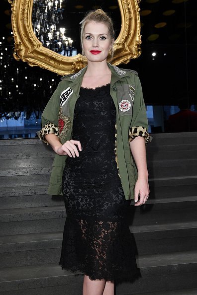 Lady Kitty Spencer attends the Dolce & Gabbana show during Milan Women's Fashion Week | Photo: Getty Images