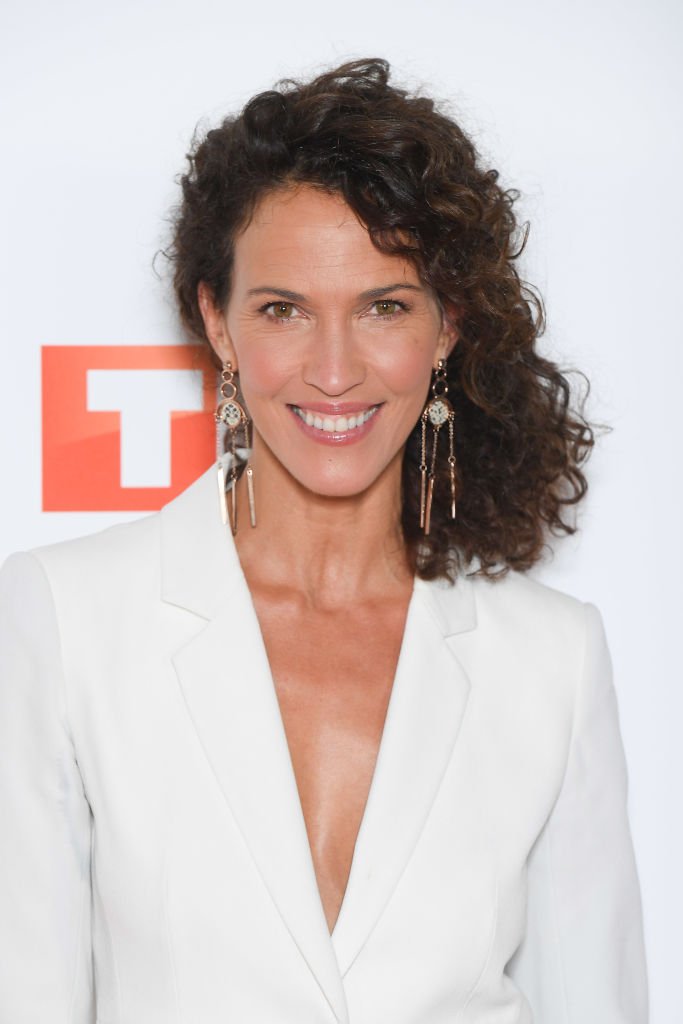 Le magnifique sourire de Linda Hardy. | Photo : Getty Images