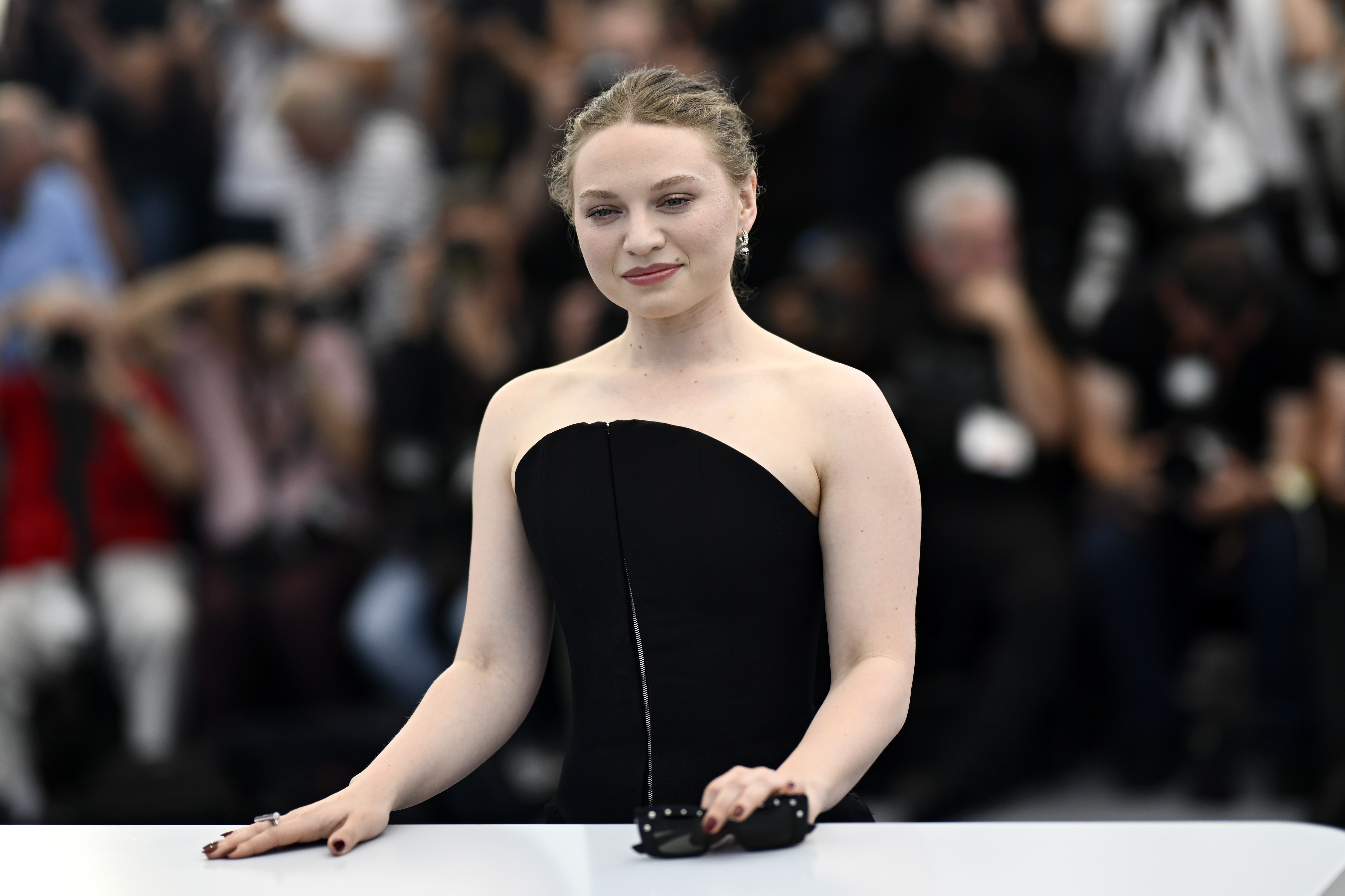 Mia Threapleton poses during "The Phoenician Scheme" photocall at the 78th annual Cannes Film Festival at Palais des Festivals on May 19, 2025, in Cannes, France. Source: Getty Images