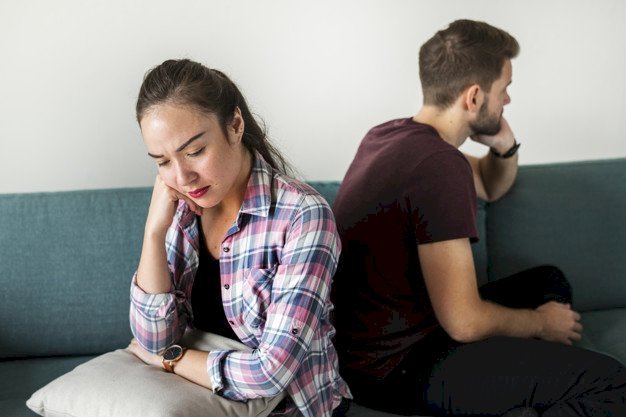 Un couple ayant des tensions | Source : Freepik Un couple ayant des tensions | Source : Freepik
