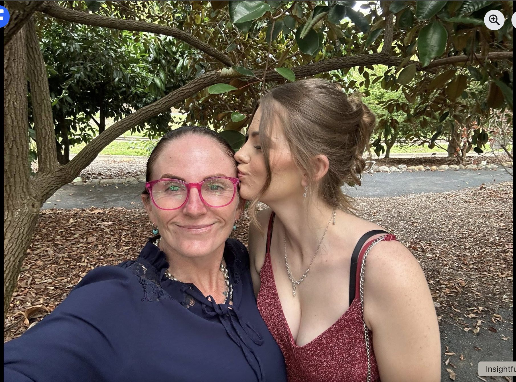 Pheobe Bishop is pictured kissing her mom, Kylie Johnson, in a photo dated May 18, 2025 | Source: Facebook/kyliezbishop