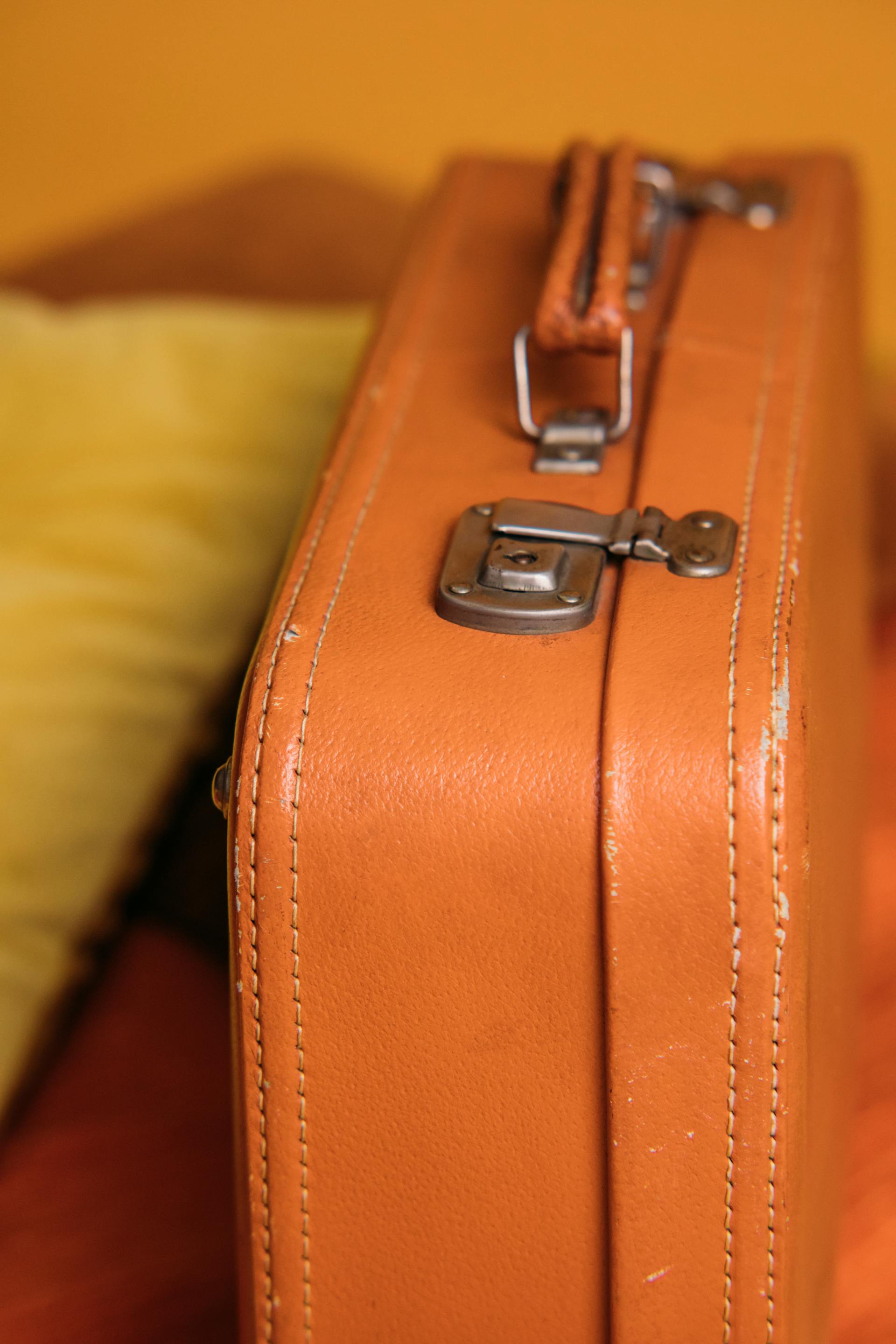 Close-up of an old suitcase | Source: Pexels