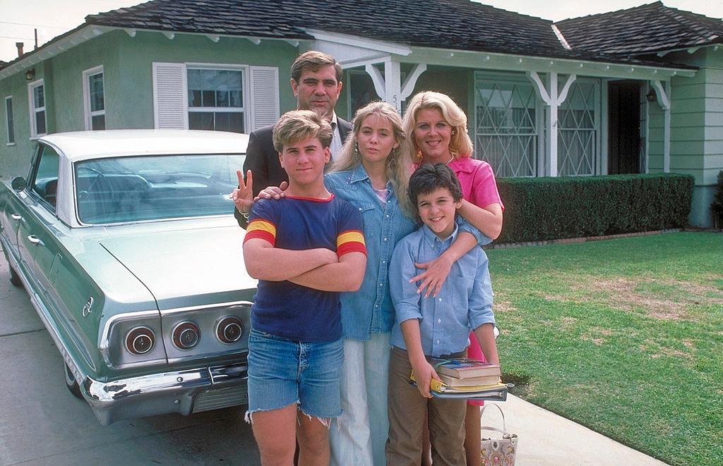 "The Wonder Years" cast from L - R- Jason Hervey (brother, Wayne), Dan Lauria (father, Jack), Olivia d'Abo (sister, Karen) and Alley Mills (mother, Norma) | Source: Getty Images