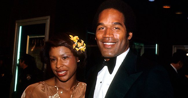 O.J. Simpson and wife Marguerite (Whitley) Simpson pose for a portrait at a movie premiere in 1977 in Los Angeles, California | Photo: Getty Images